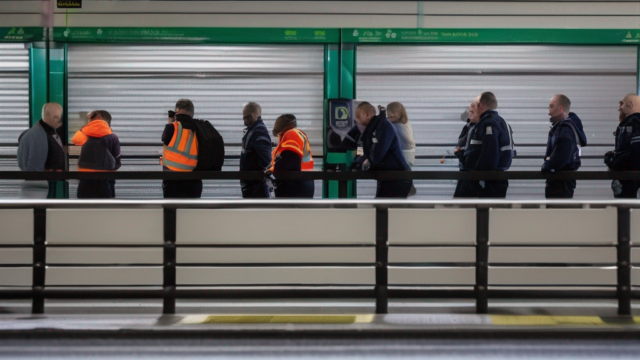 France suspends extra EU border checks at Dover after hours-long queues