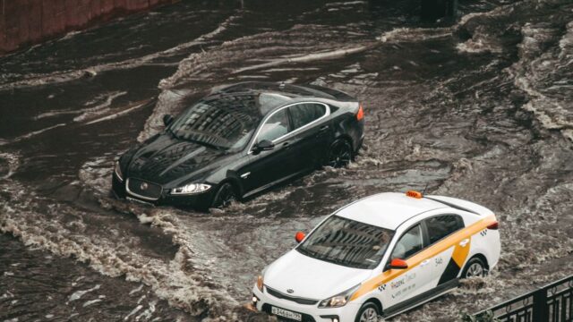London thunderstorms cause travel disruption, fires and flooding