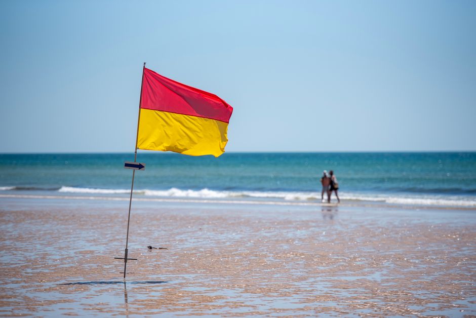 Red heat warning for south-east after UK sees warmest day of year